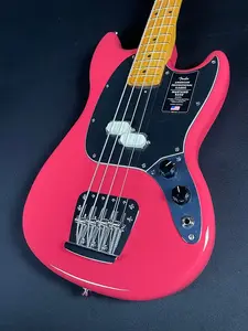 Бас-гитара Fender American Professional Classic Mustang - Потертый Дакотский Красный