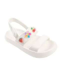 Миленькие удобные босоножки с подвесками для девочек на лето Bebe, белый