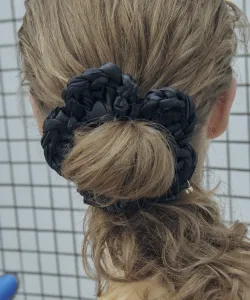 Резинка для волос с вязаным мотивом Goldy, цвет Light Gold 4