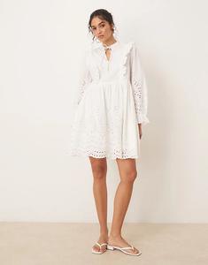 Мини-платье YAS с вышивкой ришелье и завязкой на шее белого цвета