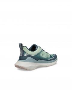 Высокотехнологичные функциональные кроссовки BIOM 2.2, изготовленные из легкого и высококачественного текстиля.