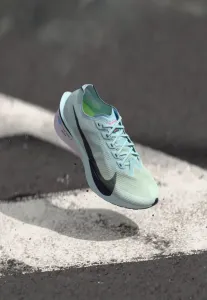 Кроссовки для бега по шоссе zoomx vaporfly next% 4 Nike Performance, Glacier Blue/Gridiron/Blue Tint/Amethyst Tint/Barely Volt/Hot Lava
