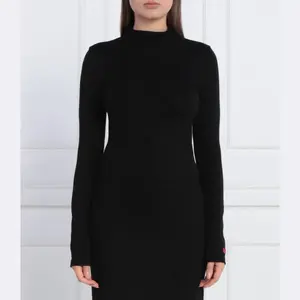 Блузка узкого кроя Dartemis Hugo, черный