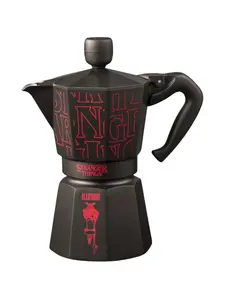 Гейзерная кофеварка Stranger Things из коллаборации с Netflix Bialetti, черный