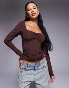 Двухслойный лонгслив с длинными рукавами и вырезом лодочкой ASOS DESIGN шоколадного цвета