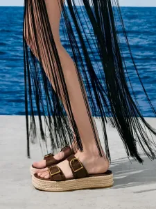 Эспадрильи на платформе Charles & Keith, цвет Brown