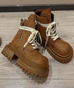 Ботинки на платформе со шнуровкой