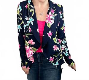 Эластичный блейзер с цветочным принтом, подчеркивающий фигуру, темно-синего цвета HEIMISH USA