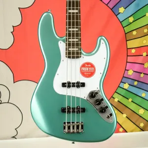 Squier Affinity Series Active Jazz Bass, гриф из лауреля, белый пикгард, мистический морской зеленый