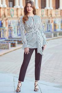 Атласный топ с каплевидным вырезом и завязками по бокам Sosandar, черный