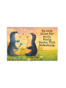 Mr. & Mrs. Panda Дизайн «Пара пингвинов-пазлов» с надписью, выполненной белым цветом