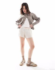 Льняные шорты Hollister с низкой посадкой, овсяного цвета