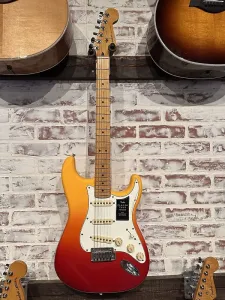 Fender Player Plus Stratocaster, накладка из клена, Tequila Sunrise