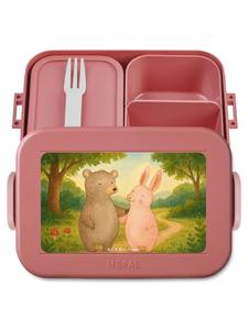 Mr. & Mrs. Panda Ланчбокс с изображением обнимающихся медведя и кролика, выполненный в пастельно-красном цвете