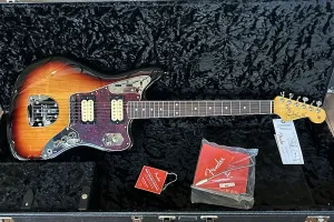 Fender Kurt Cobain Jaguar 2025 - 3-тоновый санберст / 8 фунтов 11,3 унции. #MX25039604