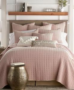 Декоративная подушка Delissa с бархатной вышивкой, 14 x 18 дюймов Levtex, розовый