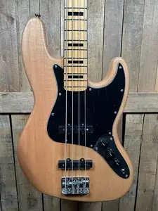 Бас-гитара Squier '70s Classic Vibe Jazz Bass - натуральный цвет