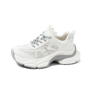 Женские массивные кроссовки Comely низкие топ пшеничный/серебристый