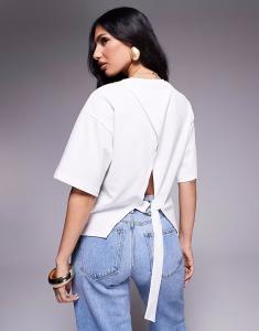 Футболка свободного кроя с D-образным вырезом на спине ASOS DESIGN белого цвета