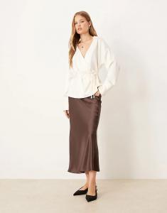 Юбка миди из атласа Gina Tricot коричневого цвета