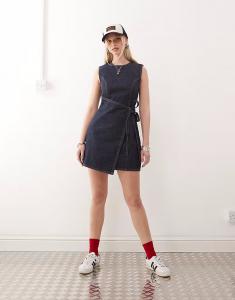 COLLUSION джинсовое мини-платье с запахом, после стирки