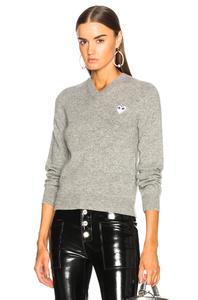 Белый свитер с сердцем Comme Des Garcons Play, Light Grey