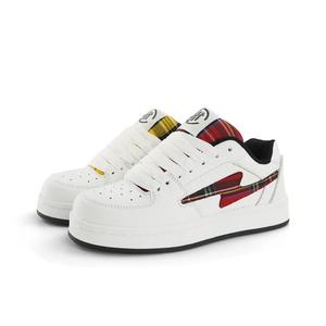 Нескользящие, износостойкие, легкие низкие кроссовки для женщин Cat Seven Seeks, Red Yellow Mismatched