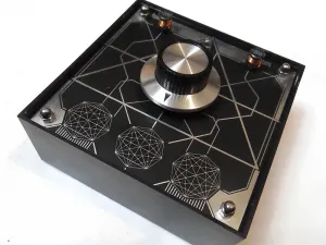 RC-цепь Изогнутый «Генератор Диссонанса» Атмосферный Такт Эхо Дрон-Синтезатор Resonance Circuits