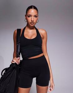 Майка-халтер с воротником-стойкой Bo+Tee Define Luxe черного цвета Bo&Tee