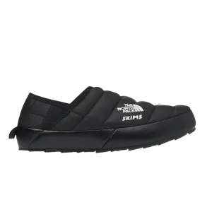 Мюли The North Face SKIMS x Wmns Thermoball Traction Mule 5 Onyx, черный