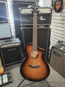 Breedlove Solo Pro Concert CE
