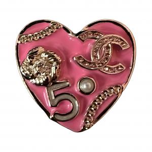 CHANEL Металлическая брошь женская розовая