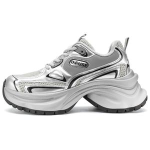 Амортизирующие нескользящие износостойкие кроссовки Low-Top Chunky для женщин D:FUSE SCANDINAVIA, серебряный (fleece-lined)