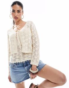 Укороченный вязаный крючком кардиган кремового цвета Vero Moda