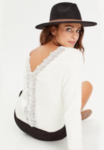 Кардиган MIT LANGEN ÄRMELN Cache Cache, молочный