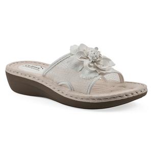 Сандалии на танкетке Chill от Cliffs By White Mountain, white fabric