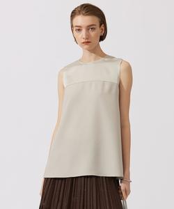 Атласная блузка без рукавов с объемной спинкой