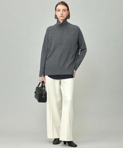 Мягкий вязаный свитер с высоким воротником из смеси кашемира