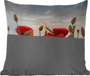 Подушка для улицы - Закат за прекрасными маками - 40x40 см - Устойчива к атмосферным воздействиям - Подушка для отдыха - Подушка - Для интерьера - Подушка с изображением MuchoWow