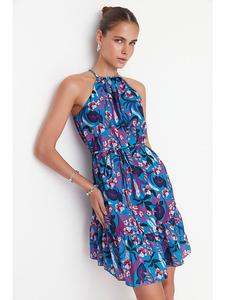 Короткое платье trendyol