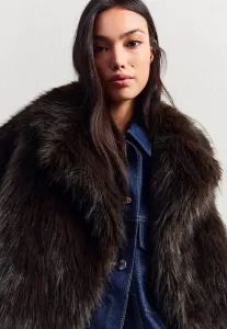 Зимняя куртка Bershka, Dark Green