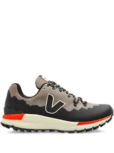 Кроссовки Fitz Roy на шнуровке Veja, черный