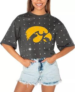 Женская серая укороченная футболка Iowa Hawkeyes Go Time со стразами Gameday Couture