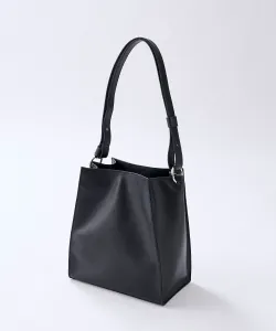 Запасная 5-ступенчатая регулировка длины Квадратная наплечная сумка из гладкой коровьей кожи Rive Droite, цвет Black