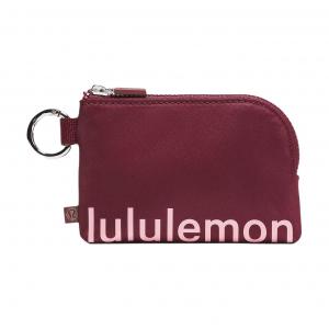 Lululemon Женский картхолдер из переработанного полиэстера в глубоком роскошном стиле с розовым трендом, Dark Luxury Style & Trendy Pink