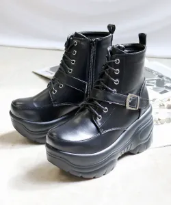 Ботинки на платформе с каблуком 8 см и ремешком 1654 Lovehunter, цвет Black