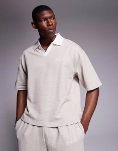 Текстурированный топ-поло с открытым воротником River Island в цвете «камень»