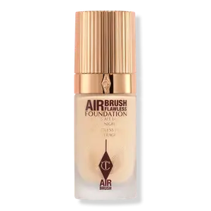 Безупречная тональная основа, нанесенная аэрографом Charlotte Tilbury, 3 Warm (fair with warm undertones)