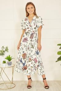 Платье-кимоно миди цвета слоновой кости с птицами и цветочным принтом, со сборками на талии Yumi, белый