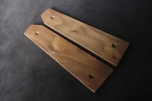 Синтезатор Korg Microkorg с деревянными боковыми панелями из орехового дерева